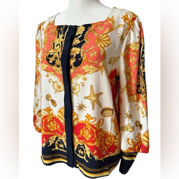 Baroque Filigree Button Down Blouse - Picture 2 of 9